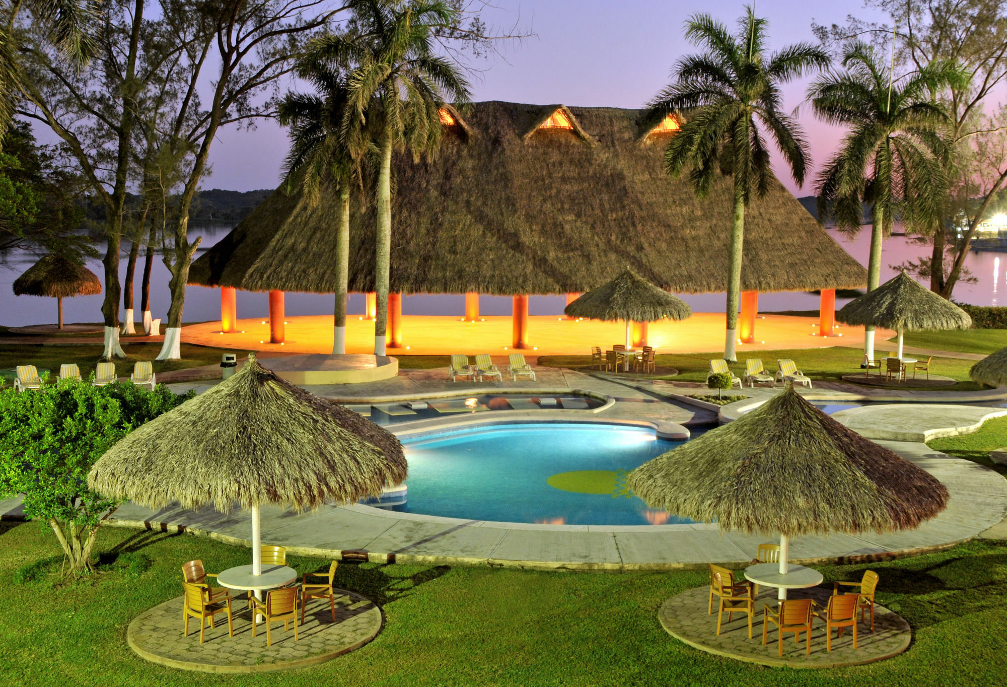 Hotel Terranova Коацакоалькос Экстерьер фото The Kingdom Hotel